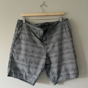 Rhone 9” Inseam Board Shorts Mens 36 Gray Black Swim Trunks Unlined Performance